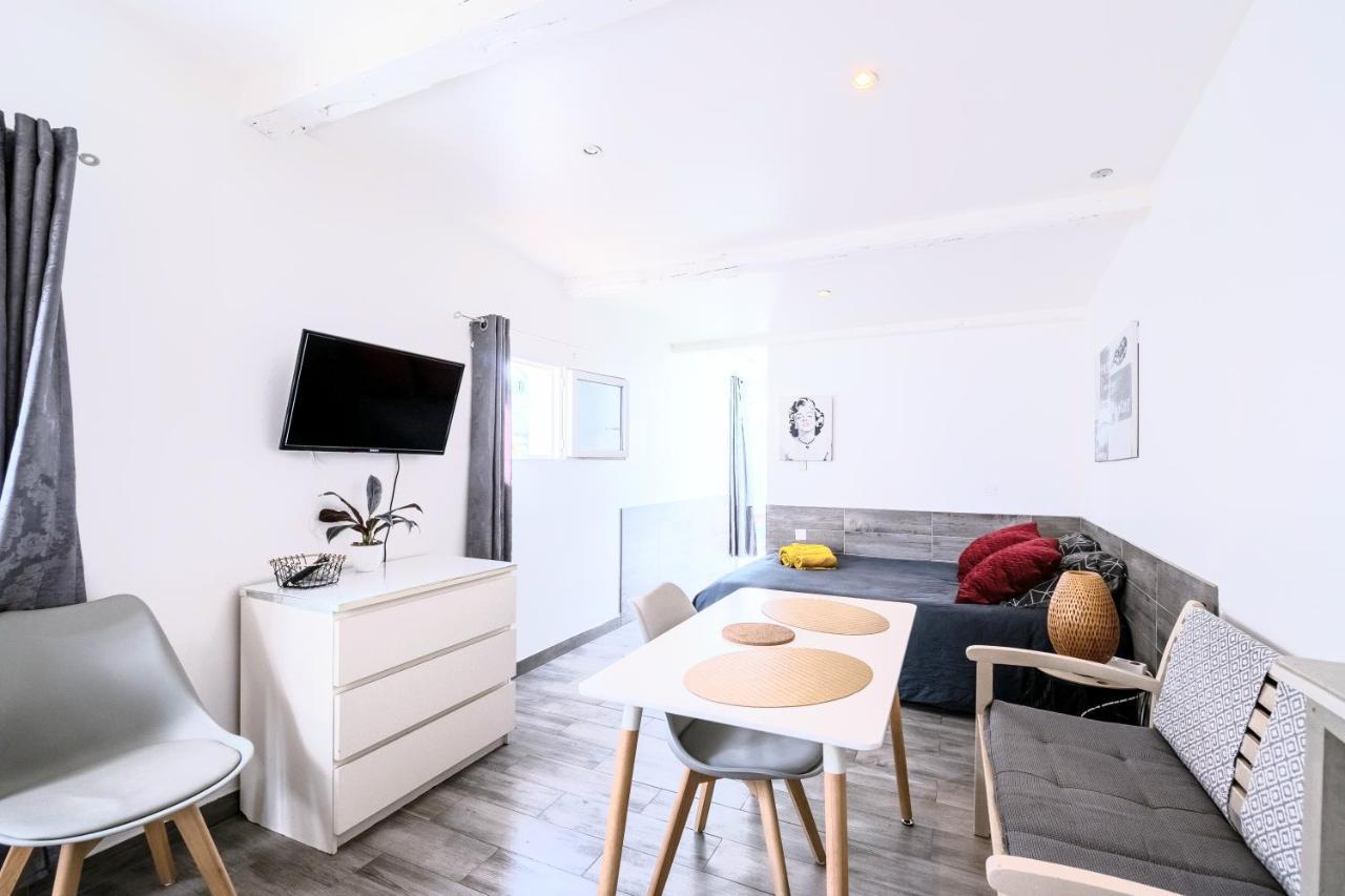 Gite Du Stade Le Studio Cour Parking Et Piscine Partagee 마르세유 외부 사진